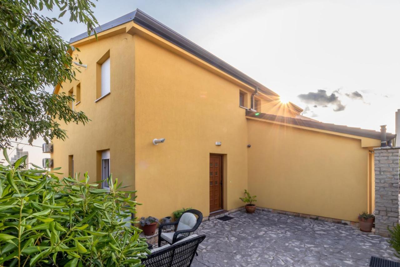 Adastra Apartments With Private Parking And Floor Heating غييكا المظهر الخارجي الصورة