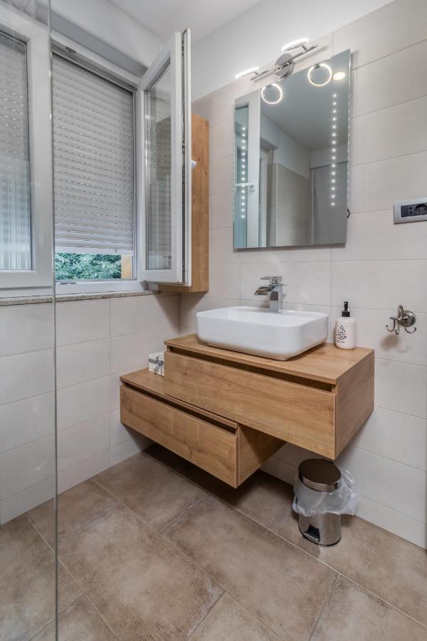 Adastra Apartments With Private Parking And Floor Heating غييكا المظهر الخارجي الصورة